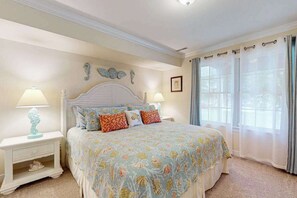 Iron/ironing board, WiFi, bed sheets - Pristine West OC townhome close to shopping, w/kitchen, washer/dryer & free WiFi (Ocean City)