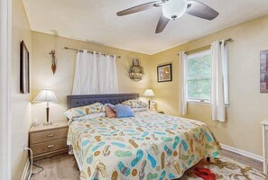 3 bedrooms, WiFi, bed sheets - Beach Retreat (Ocean City)