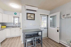 Interior - Waterfront 1BR townhome with loft and pool - walk to the beach and boardwalk (Ocean City)