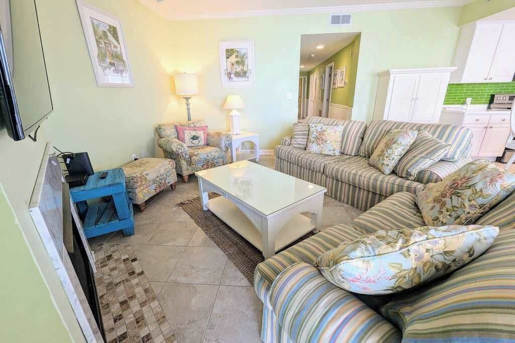 TV, fireplace, DVD player, offices