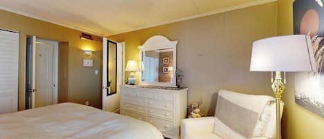 1 habitación, tabla de planchar con plancha, wifi y ropa de cama