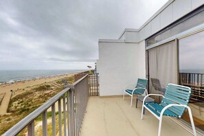 Property grounds - Fully Equipped Oceanfront Condo w/Great Beach View, Balcony & Shared Pool/Tennis (Ocean City)