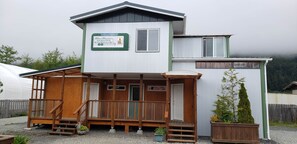 Exterior - The Queen Mini Suite B (Craig)