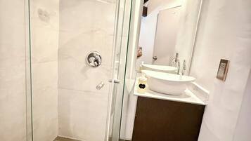 Standard Loft | Bathroom