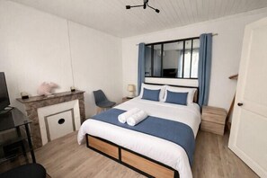 Room - Charming home near beaches & center (La Rochelle)