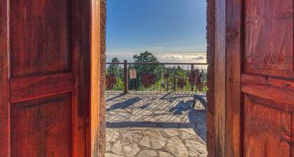 Casa El Algarrobo – Home above the clouds with sea views