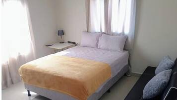 Iron/ironing board, WiFi, bed sheets