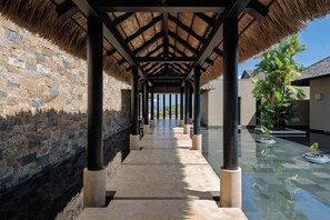 Property grounds - Casa Siriyana: Luxury 3BR Villa, Private Pool, Chef & Concierge - Lagos del Mar (Punta Mita)