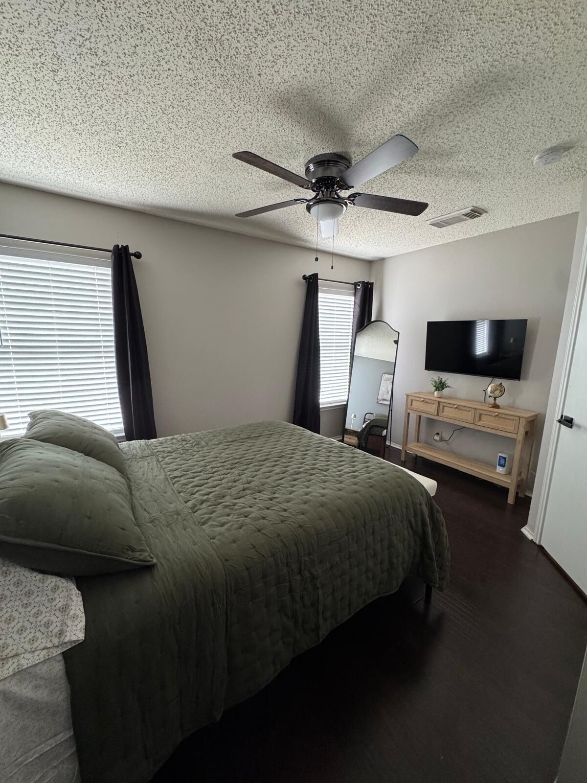 3 chambres, bureau, fer et planche à repasser, Wi-Fi gratuit