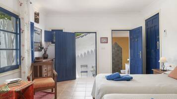 4 habitaciones, tabla de planchar con plancha, wifi y ropa de cama