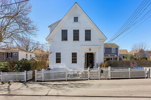Exterior - Stylish West End Condo – Walk to Town, Private Patio, Parking & A/C (Provincetown)