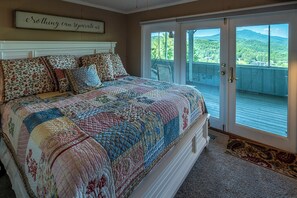 Free WiFi, bed sheets - Breathtaking Grandfather View has a truly Breathtaking view of Grandfather Mount (Boone)