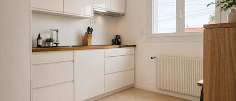 Fridge, microwave, oven, dishwasher