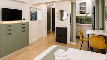 Grand Studio, Balcony, City View | Blackout drapes, iron/ironing board, free WiFi