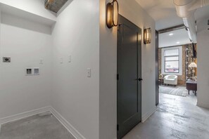 Interior - Park Hotel 2BR Suite 606 (Chattanooga)