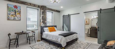 1 habitación, tabla de planchar con plancha, wifi y ropa de cama