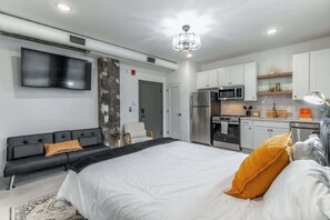 1 室のベッドルーム、アイロン / アイロン台、WiFi、ベッドシーツ