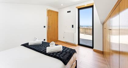GuestReady-Contemporary Retreat with Rooftop