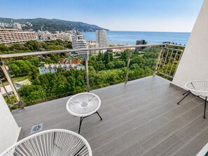 Property grounds - Modern Premium-Class Apartments in Bečići, near the Sea (Bečići)