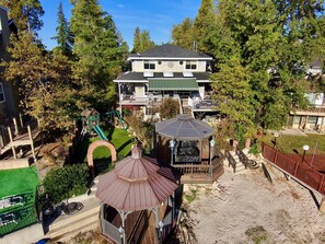 Exterior - Private Lakefront Home, 7-1/2 BR, Private Dock (Bass Lake)