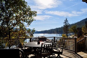 Outdoor dining - Private Lakefront Home, 7-1/2 BR, Private Dock (Bass Lake)