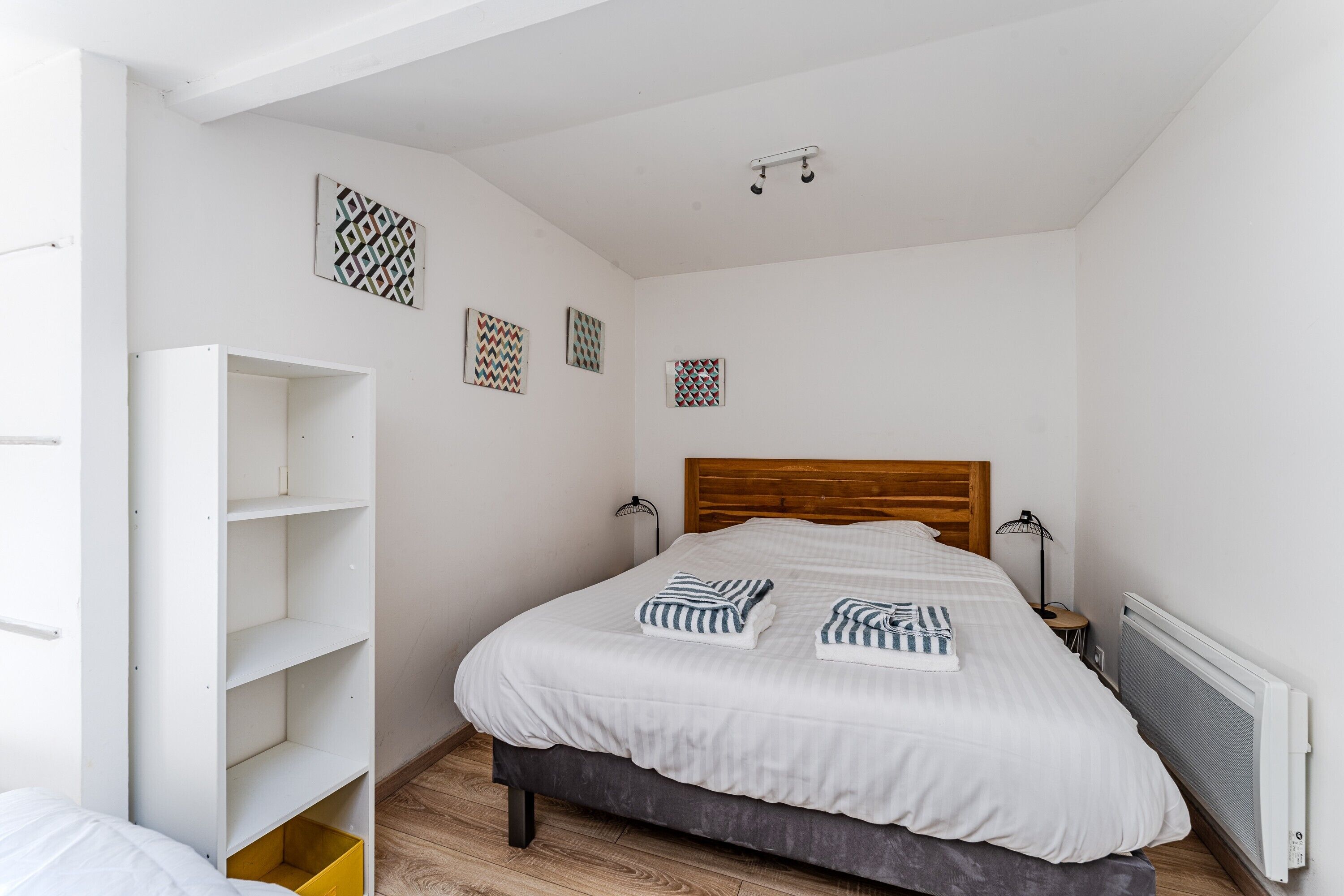 2 slaapkamers, een strijkplank/strijkijzer, wifi, beddengoed