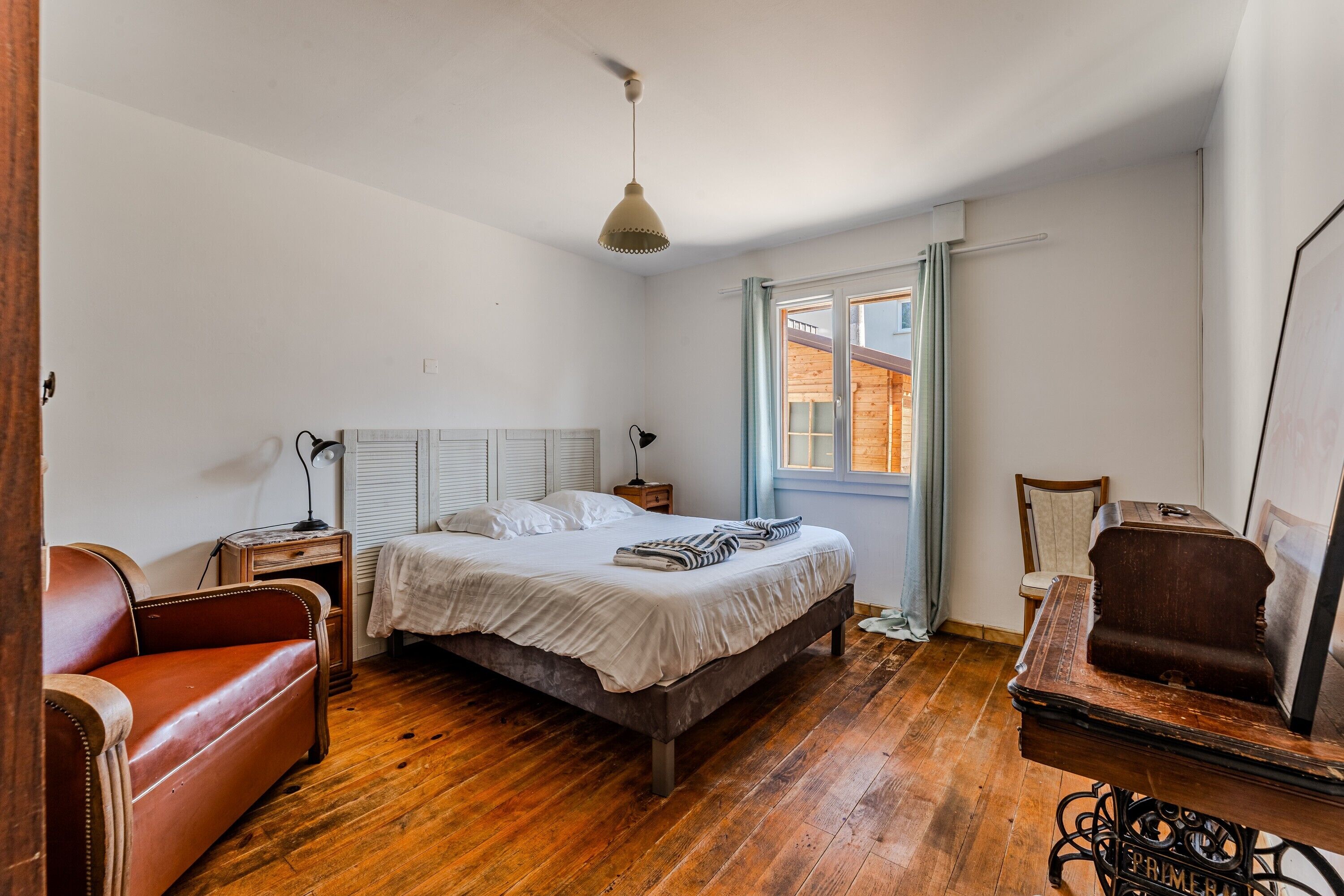 2 chambres, fer et planche à repasser, Wi-Fi, draps fournis