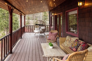 Terrace/patio - Whitefish lakefront escape on Skyles Lake w/Hot Tub + Dock (Whitefish)