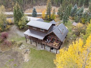 Exterior - Whitefish lakefront escape on Skyles Lake w/Hot Tub + Dock (Whitefish)