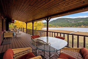 Outdoor dining - Whitefish lakefront escape on Skyles Lake w/Hot Tub + Dock (Whitefish)