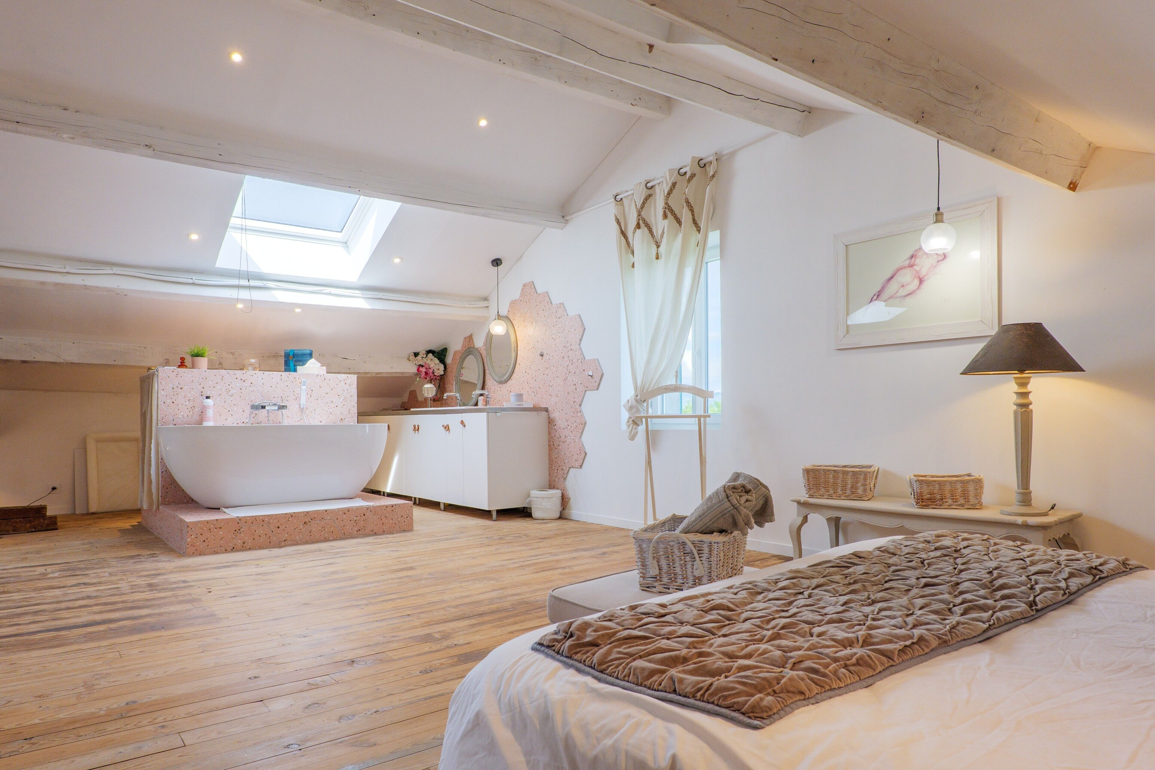 3 bedrooms, bed sheets