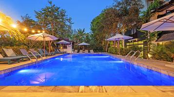 Kolam renang outdoor