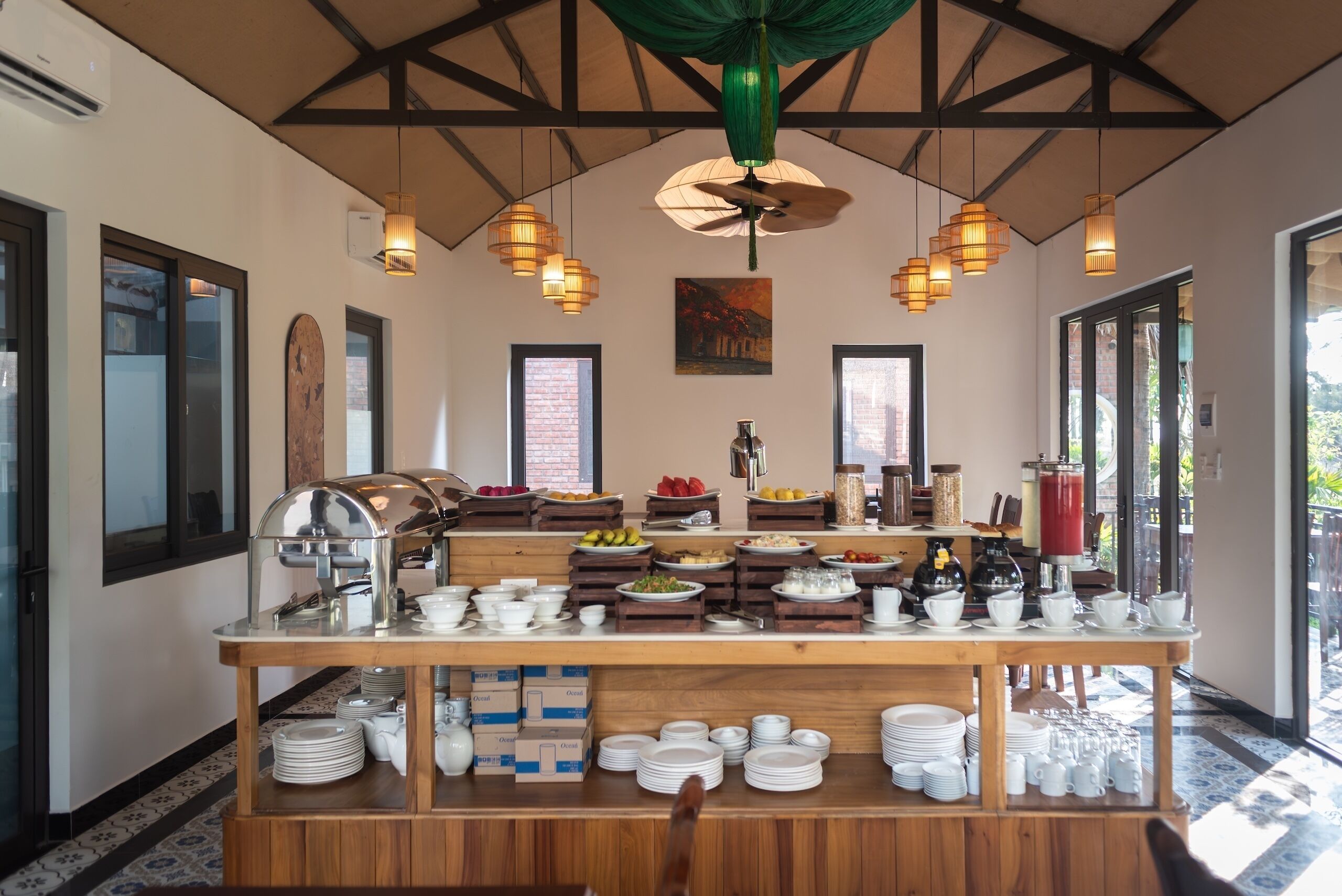 Free daily buffet breakfast