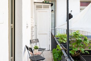 Exterior detail - Studio with Balcony in Quadrilatero + AC & WiFi (Torino)