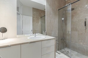 House - Bairro Alto Concept by Homing (Lisbon)