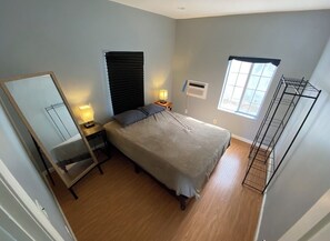 3 bedrooms, iron/ironing board, bed sheets - Hilltop Haven.  Private 3-bedroom house in vibrant Los Angeles (Los Angeles)