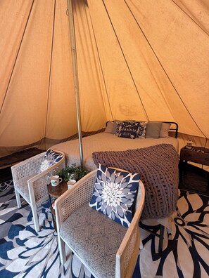 WiFi, bed sheets - Glamping tent for 2 in nature (Benton Harbor)