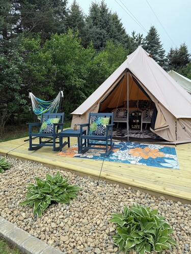 Glamping tent for 2 in nature