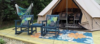 Glamping tent for 2 in nature