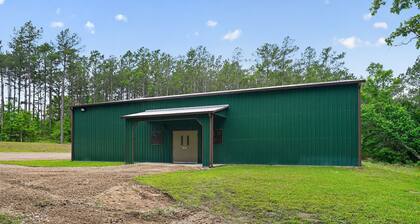 Woodville Wilderness Retreat | 36-Acre Group Lodge
