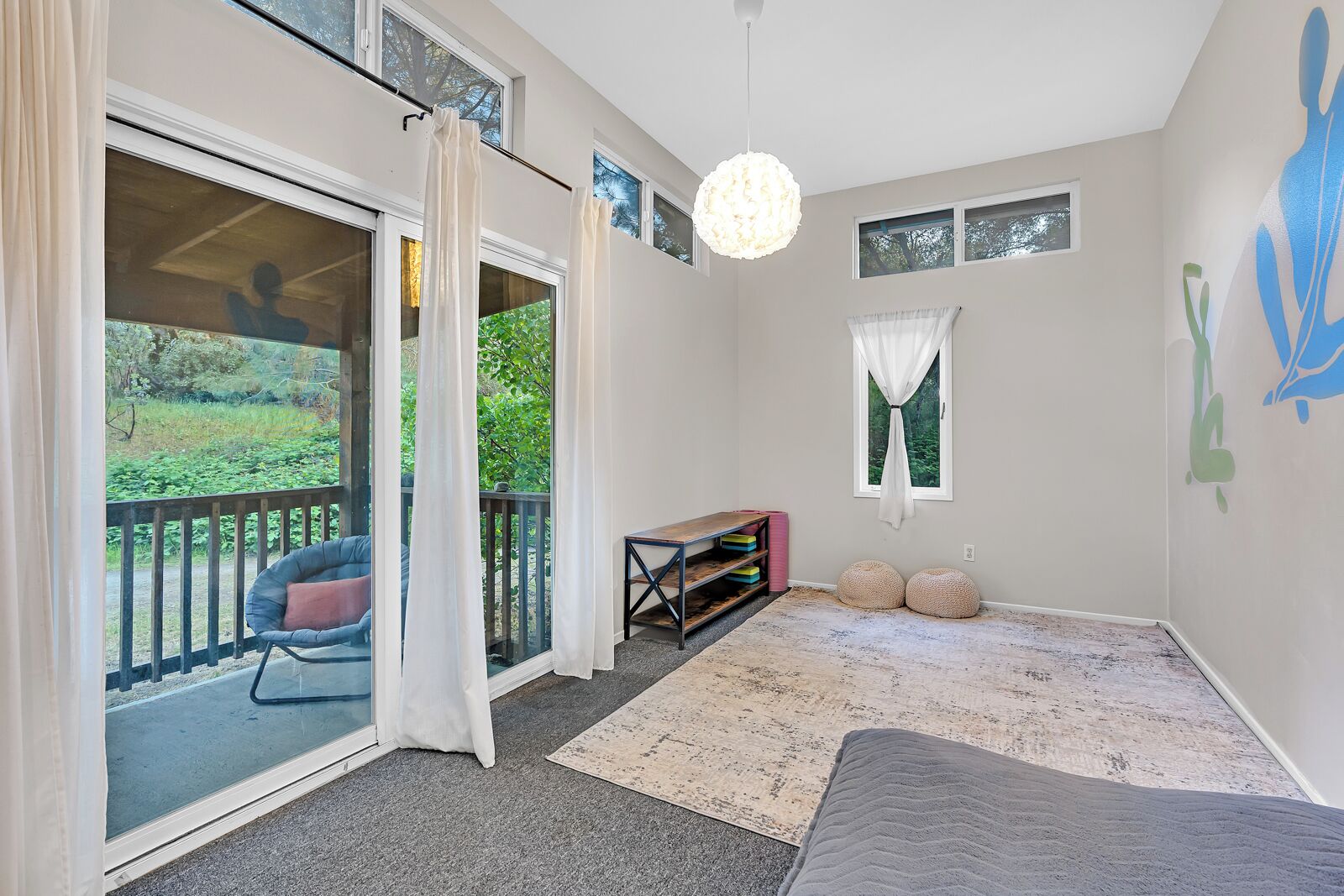 Desk, iron/ironing board, travel crib, free WiFi
