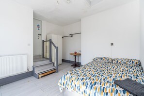 Double Room - Room 1 - The Archers (Southampton)