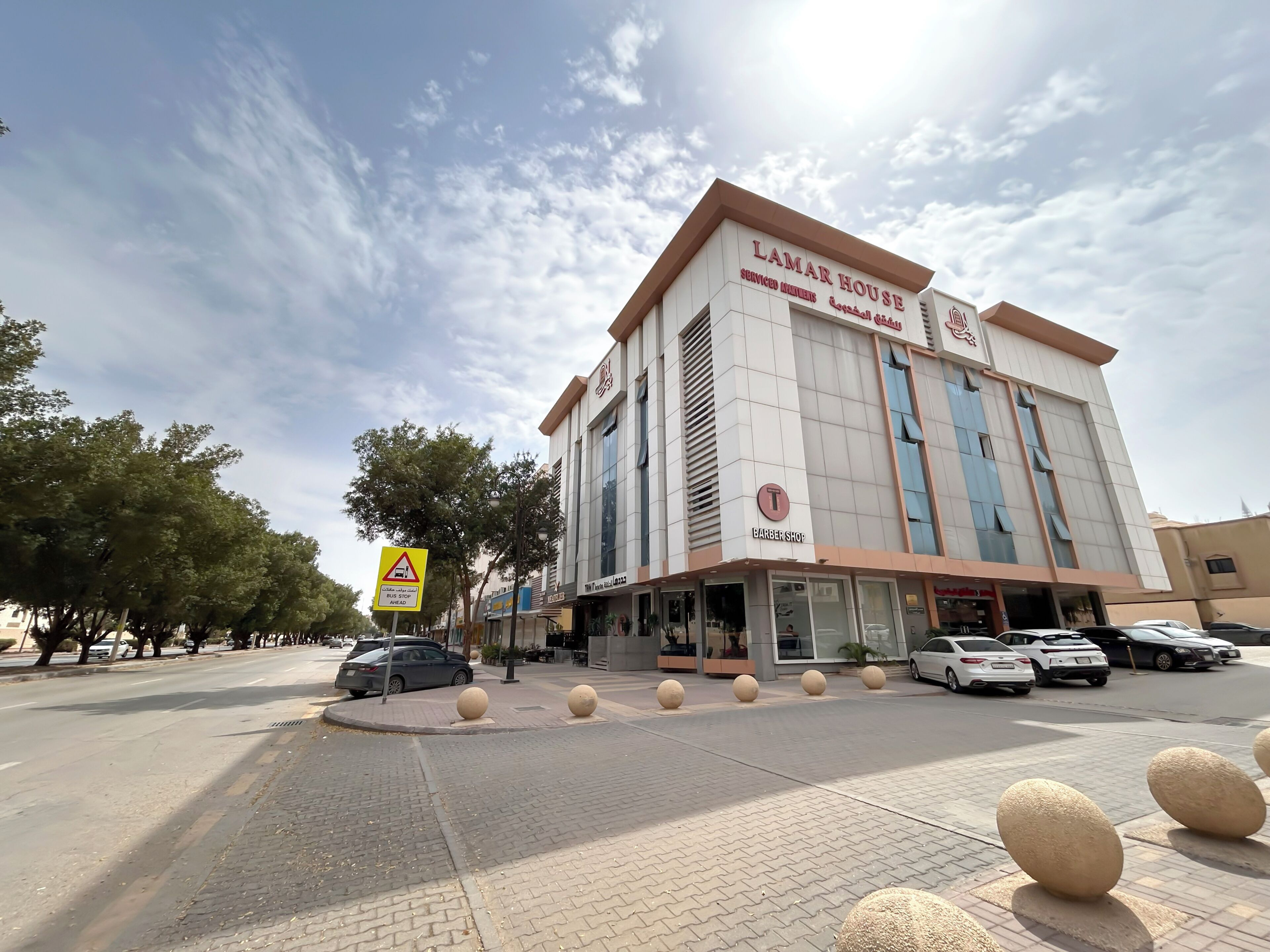 المنشأة من الخارج