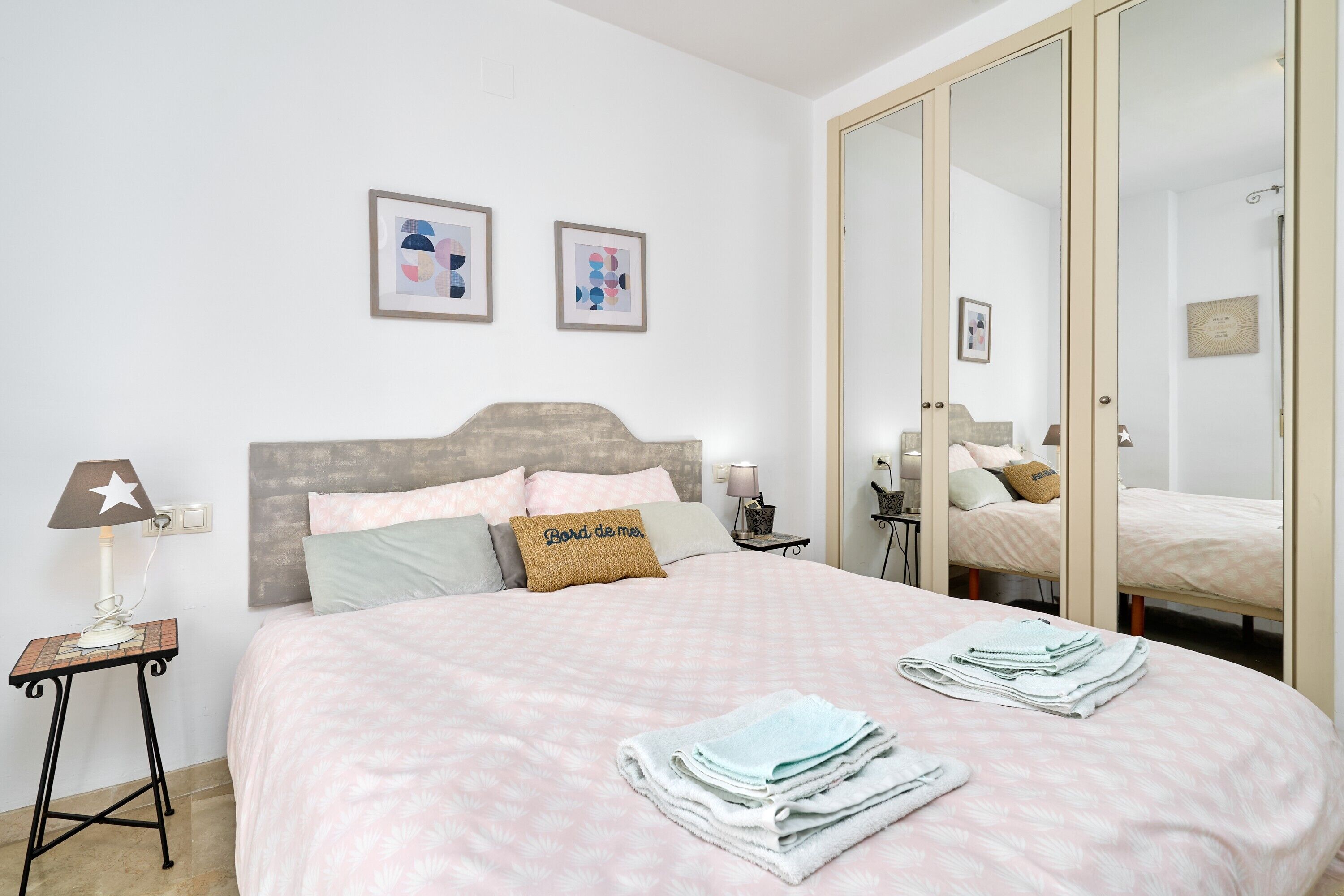 Iron/ironing board, WiFi, bed sheets