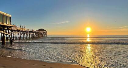 STUNNING! 1 Bedroom Panoramic Ocean View! Beach Cottage Feel, Steps to Shore!