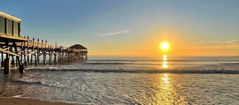 STUNNING! 1 Bedroom Panoramic Ocean View! Beach Cottage Feel, Steps to Shore!