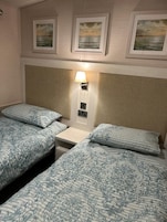 3 habitaciones, tabla de planchar con plancha y wifi gratis