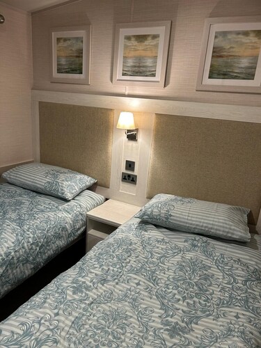 Apartment Sleeps 8 With Parking