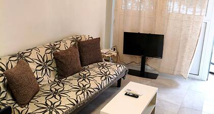 Center Metro Lux Apartment