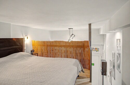 Central Loft Apartment by Metro with Wi-Fi & Private Entrance